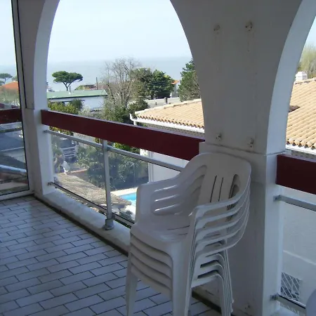Apartment Appart. Moderne, Terrasse, Pret De La Plage, Parking - Fr-1-494-140
