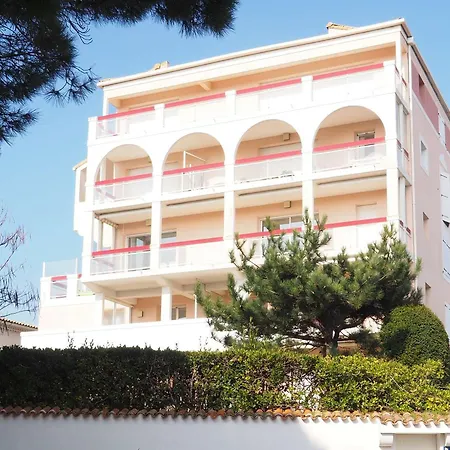 Apartment Appart. Moderne, Terrasse, Pret De La Plage, Parking - Fr-1-494-140